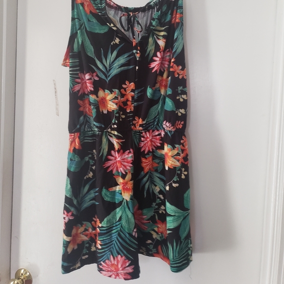 Just In: New Juniors Super Soft Floral Romper - Picture 8 of 10